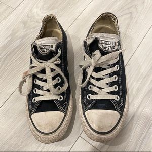 Low top black and white converse